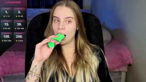 Snapshot of _wednesday_addams_ chatting on 10.22.25 Vera online show from 10.22.25