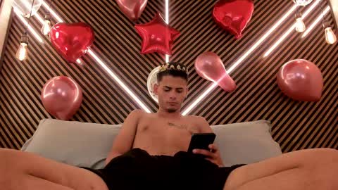 Snapshot of _white_fox_ chatting on 02.15.25 white fox online show from 02.15.25