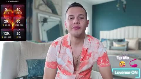 Snapshot of _xsebxx chatting on 11.14.25 Sebastian online show from 11.14.25