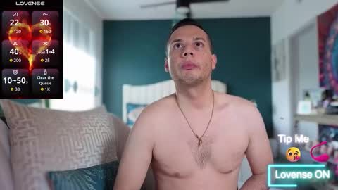 Snapshot of _xsebxx chatting on 11.16.25 Sebastian online show from 11.16.25