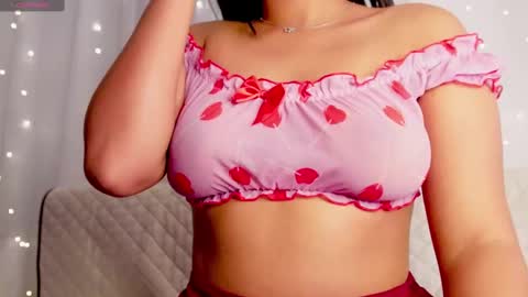 Snapshot of _your_little_nut chatting on 11.22.25 Macca and Ana online show from 11.22.25