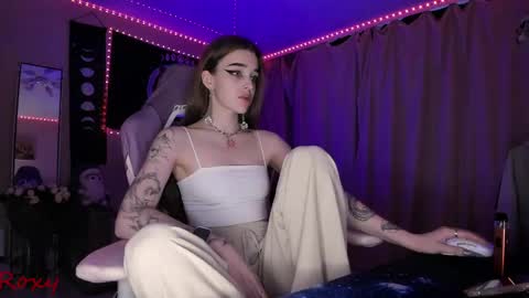 Roxy online show from 04.19.26