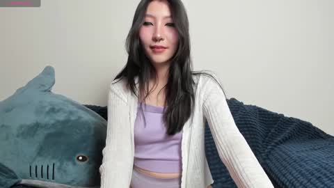 Snapshot of _yuriko chatting on 12.04.24 Mia online show from 12.04.24