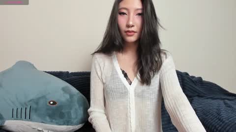 Snapshot of _yuriko chatting on 01.30.25 Mia online show from 01.30.25