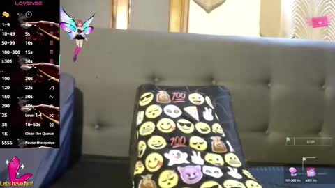 Yuyi online show from 09.15.25