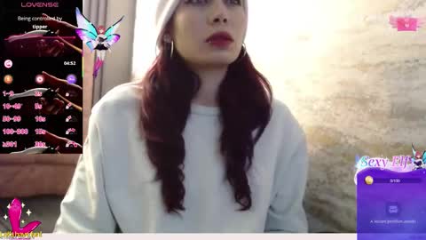 Yuyi online show from 12.21.25