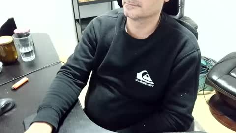 Snapshot of _zeus____ chatting on 11.20.25 Zeus online show from 11.20.25