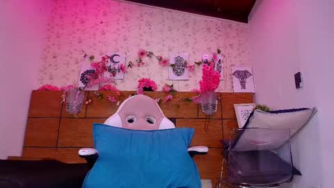 Aisha online show from 09.20.25