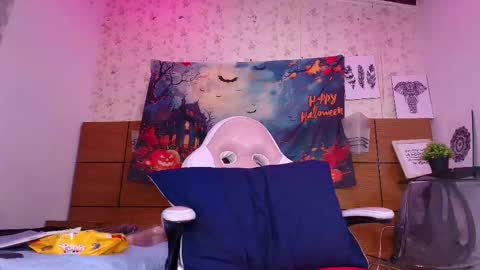 Aisha online show from 10.09.25