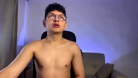 a_lejandro08 online show from 07.18.26