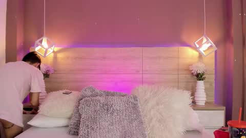 Snapshot of aa_lunit chatting on 11.15.25 Luni online show from 11.15.25