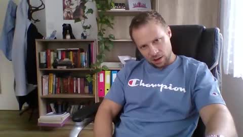 Snapshot of aaaandzzz chatting on 01.23.25 Long distance cumshot online show from 01.23.25