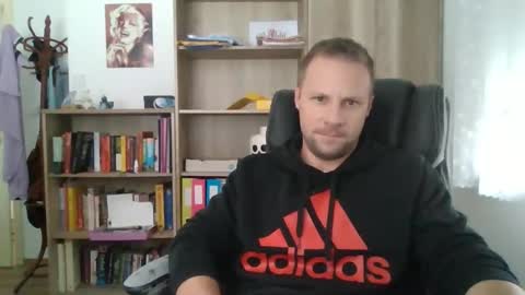 Snapshot of aaaandzzz chatting on 11.26.25 Long distance cumshot online show from 11.26.25