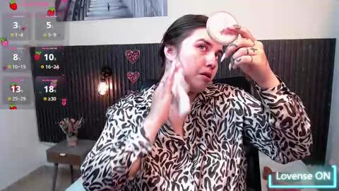 Snapshot of aabby_lee chatting on 09.18.25 Abby Lee  online show from 09.18.25