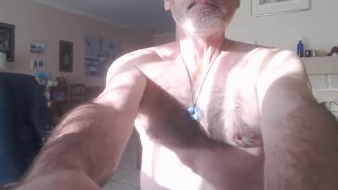 Snapshot of aalex1717 chatting on 01.01.25 Aalex1717 online show from 01.01.25