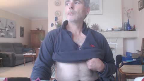 Snapshot of aalex1717 chatting on 11.06.25 Aalex1717 online show from 11.06.25