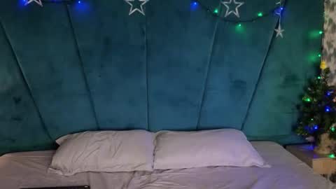 Aaron Ezequiel online show from 12.18.25