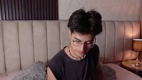 Aaron Ezequiel online show from 01.07.26