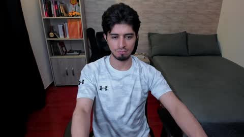 Aaron online show from 02.04.25