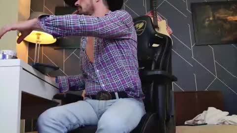 Aaron online show from 12.13.25