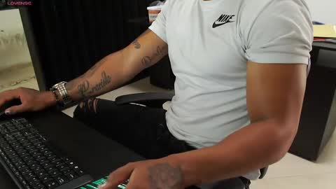 ig aaron hunter123 online show from 09.10.25