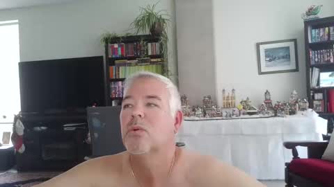 Snapshot of aarosteev chatting on 11.26.25 Jason online show from 11.26.25