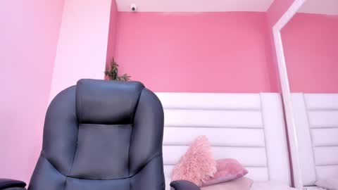 abbey_walker online show from 02.05.25