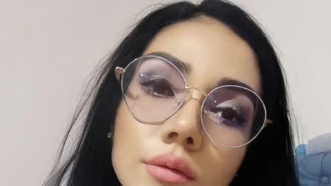 Snapshot of abbi_moon chatting on 01.11.25 Martina online show from 01.11.25