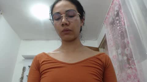 Snapshot of abbi_moon chatting on 01.13.25 Martina online show from 01.13.25