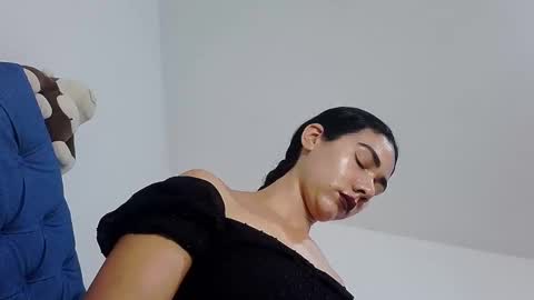 Snapshot of abbi_moon chatting on 01.27.25 Martina online show from 01.27.25