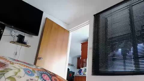 Snapshot of abbi_moon chatting on 02.01.25 Martina online show from 02.01.25