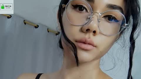 Snapshot of abbi_moon chatting on 09.17.25 Martina online show from 09.17.25