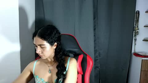 Snapshot of abbi_moon chatting on 10.10.25 Martina online show from 10.10.25