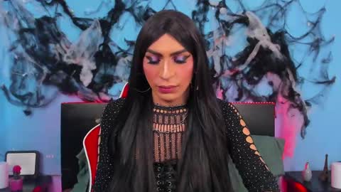 Abbigail Fuster  online show from 12.21.24