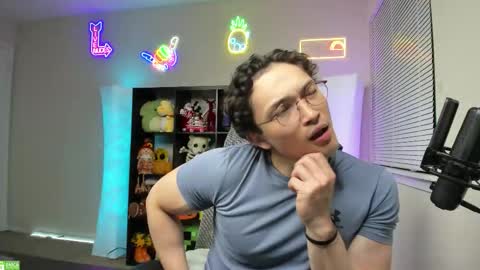 Snapshot of abbuddy920236 chatting on 10.29.25 buddy online show from 10.29.25