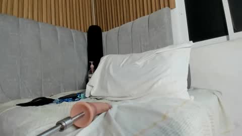 abby_swett1 online show from 02.15.26