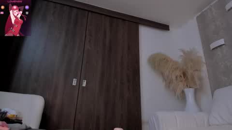 Snapshot of abby_yons chatting on 11.12.25 Abby online show from 11.12.25