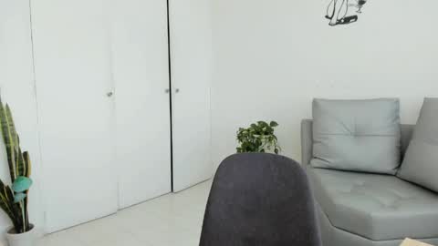 Laura  online show from 05.15.26