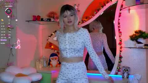 Snapshot of abbycartman chatting on 09.29.25 Abby online show from 09.29.25