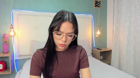 Abby Dixon  online show from 02.04.25