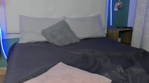 Abby Dixon  online show from 02.12.25