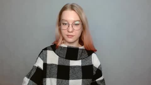 Snapshot of abbymoore__ chatting on 12.28.24 Abby Lovense is active online show from 12.28.24