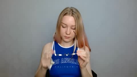 Snapshot of abbymoore__ chatting on 01.03.25 Abby Lovense is active online show from 01.03.25