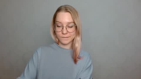 Snapshot of abbymoore__ chatting on 01.08.25 Abby Lovense is active online show from 01.08.25