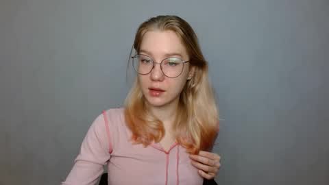 Snapshot of abbymoore__ chatting on 01.29.25 Abby Lovense is active online show from 01.29.25