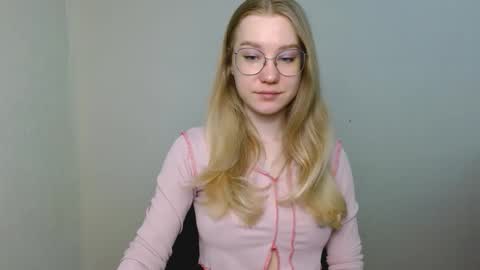 Abby Lovense is active online show from 03.20.26