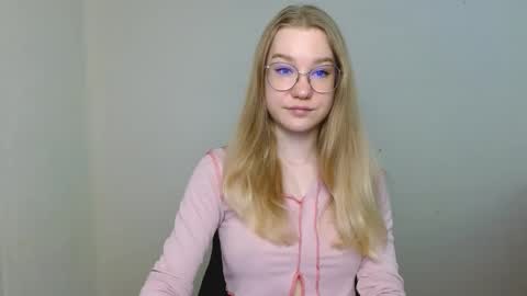 Abby Lovense is active online show from 03.28.26