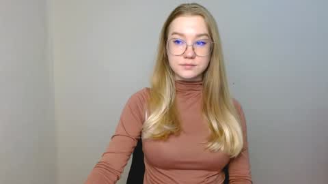 Abby Lovense is active online show from 04.06.26