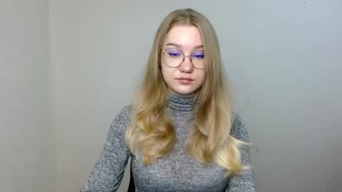 Abby Lovense is active online show from 04.27.26