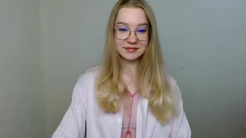 Abby Lovense is active online show from 04.28.26